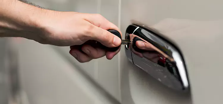 Why Choose Our Auto Locksmith Team in Bakersfield, CA?